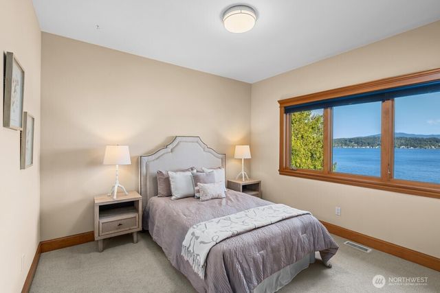 454 W Lake Sammamish Parkway NE, Bellevue, WA 98008