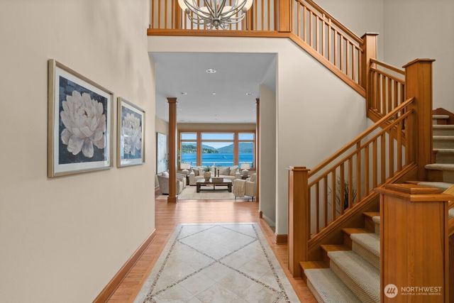 454 W Lake Sammamish Parkway NE, Bellevue, WA 98008
