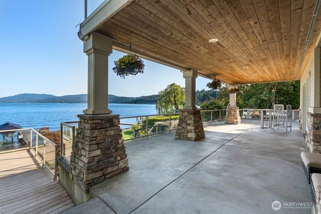 454 W Lake Sammamish Parkway NE, Bellevue, WA 98008