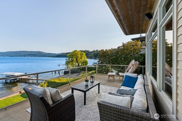454 W Lake Sammamish Parkway NE, Bellevue, WA 98008