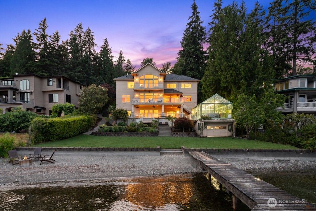 454 W Lake Sammamish Parkway NE, Bellevue, WA 98008