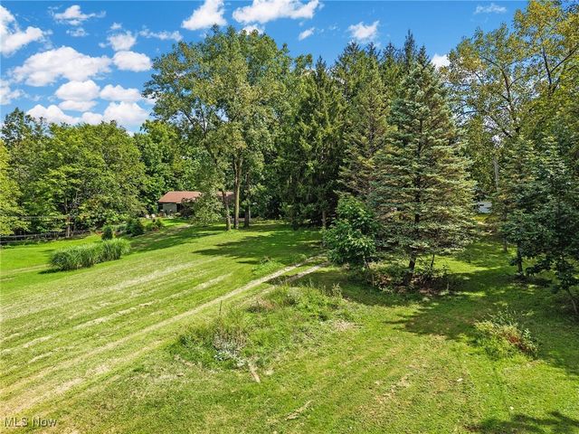 18229 Howe Road, Strongsville, OH 44136