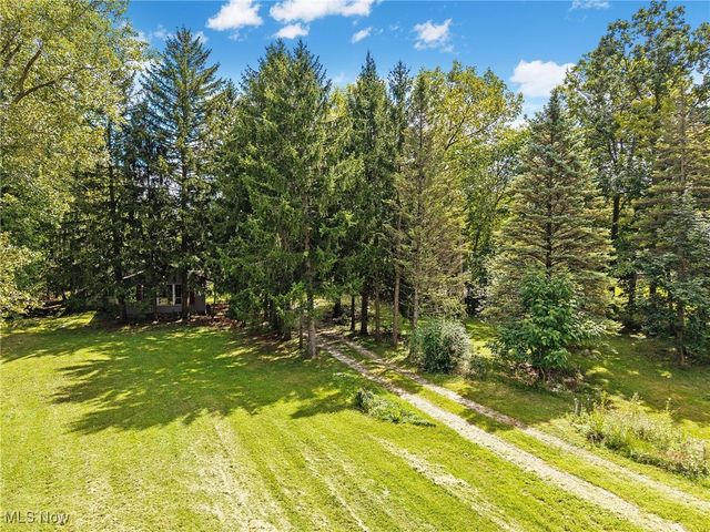 18229 Howe Road, Strongsville, OH 44136