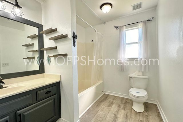 2426 Houston Circle, Gulf Breeze, FL 32561