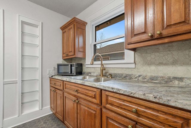 413 Whittington Avenue, Hot Springs, AR 71901