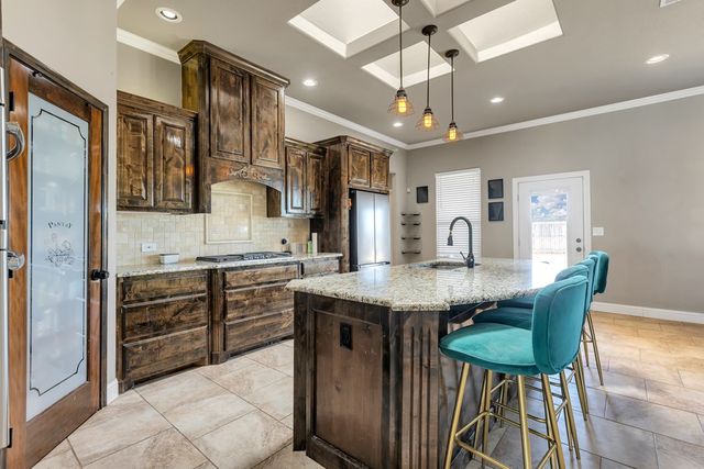 1909 N County Rd 1110, Midland, TX 79706