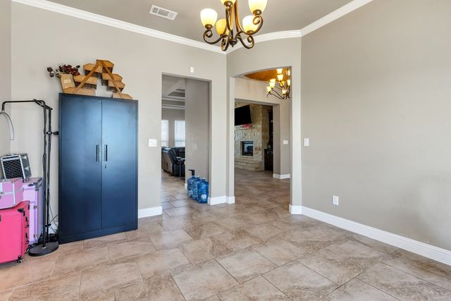 1909 N County Rd 1110, Midland, TX 79706