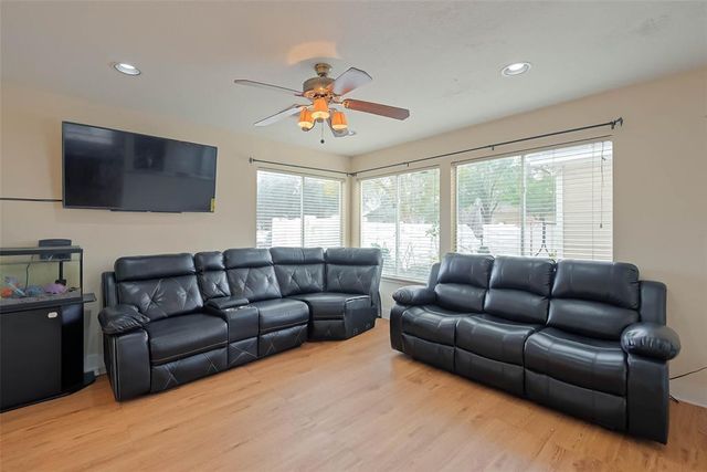 3818 W Traditions Boulevard, Houston, TX 77082