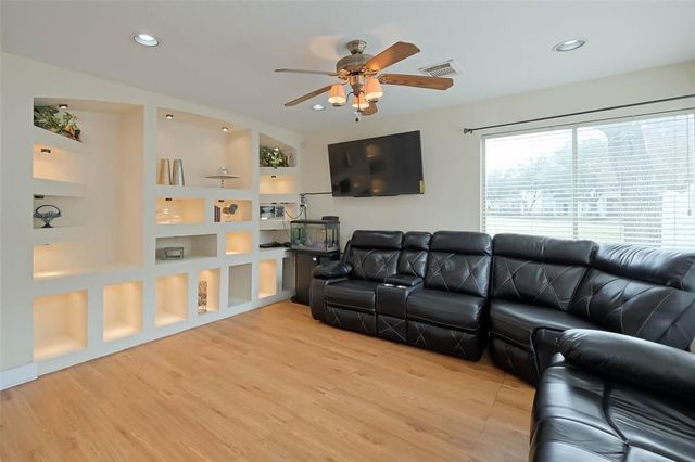 3818 W Traditions Boulevard, Houston, TX 77082