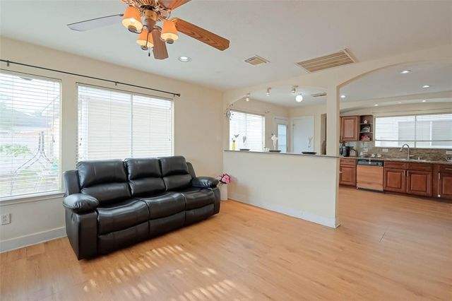 3818 W Traditions Boulevard, Houston, TX 77082