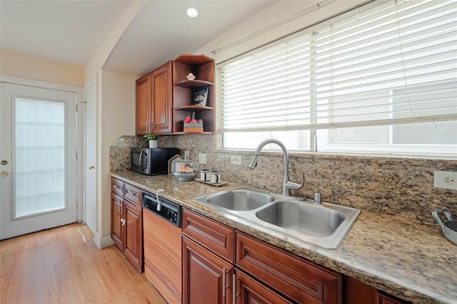 3818 W Traditions Boulevard, Houston, TX 77082