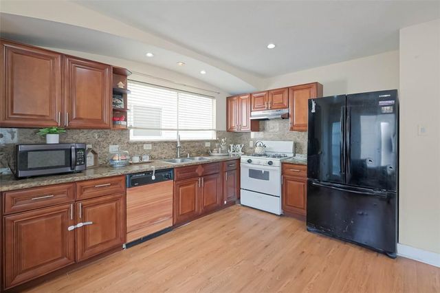 3818 W Traditions Boulevard, Houston, TX 77082