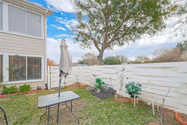 3818 W Traditions Boulevard, Houston, TX 77082