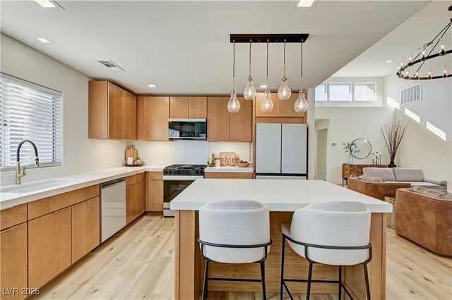 2832 Dry Plains Drive, Las Vegas, NV 89134