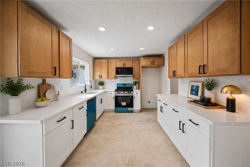 3629 Florrie Avenue, Las Vegas, NV 89121 — photo 2
