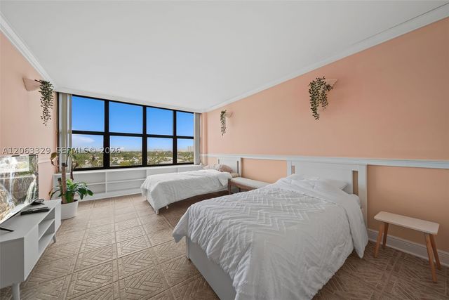 2500 Parkview Dr 812, Hallandale Beach, FL 33009
