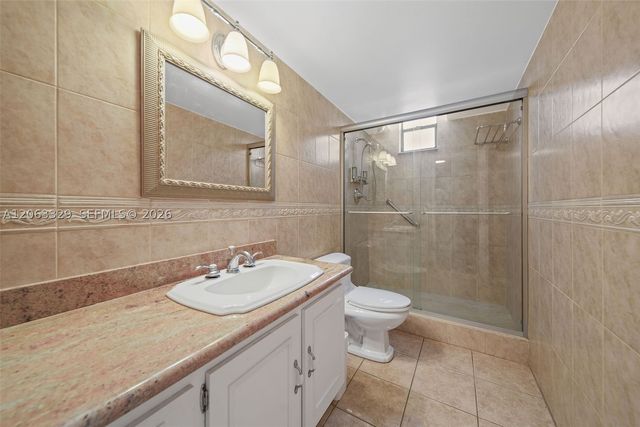 2500 Parkview Dr 812, Hallandale Beach, FL 33009