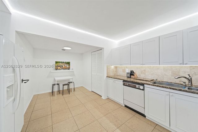 2500 Parkview Dr 812, Hallandale Beach, FL 33009