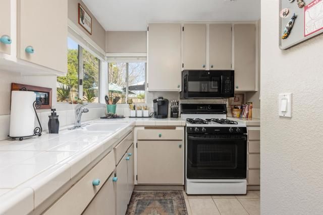 4558 Golden Ridge Dr., Oceanside, CA 92056