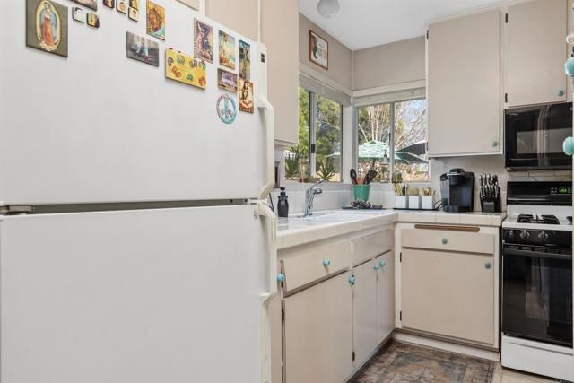 4558 Golden Ridge Dr., Oceanside, CA 92056