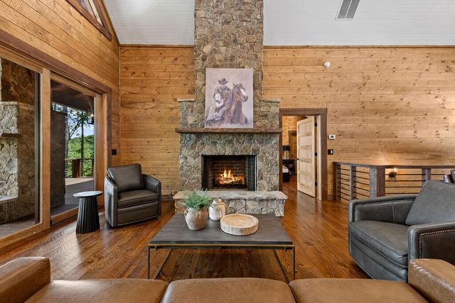 210 Hemptown Overlook, Morganton, GA 30513