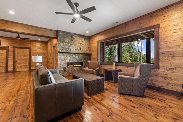 210 Hemptown Overlook, Morganton, GA 30513