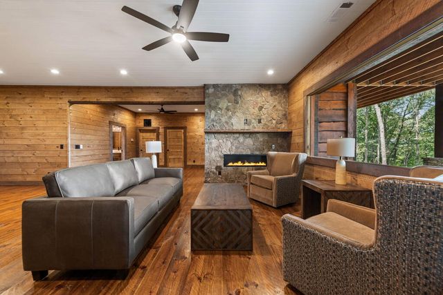 210 Hemptown Overlook, Morganton, GA 30513
