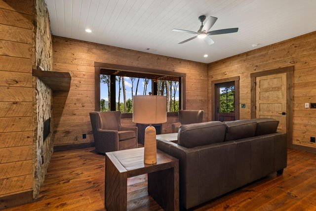 210 Hemptown Overlook, Morganton, GA 30513