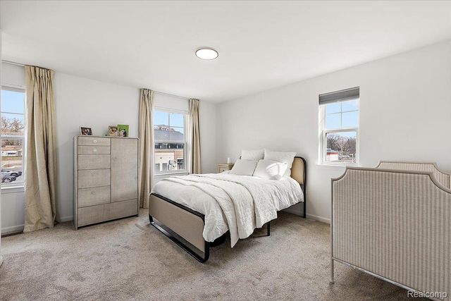 3927 Trailway Commons Circle, Auburn Hills, MI 48326