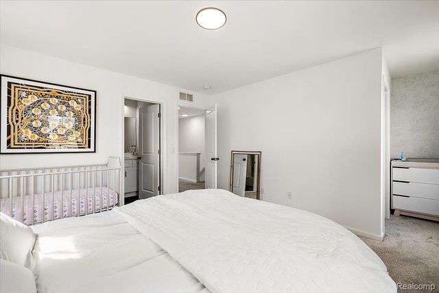 3927 Trailway Commons Circle, Auburn Hills, MI 48326