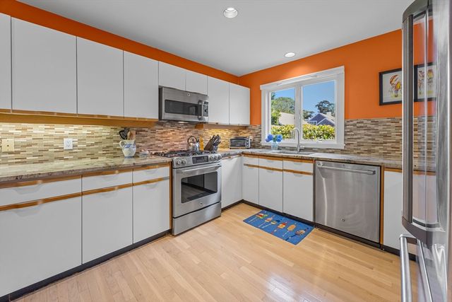 11 Juniper Cir 11, Brewster, MA 02631