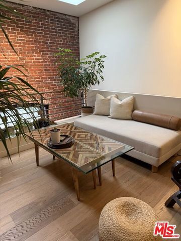 940 E 2ND Street 27, Los Angeles, CA 90012