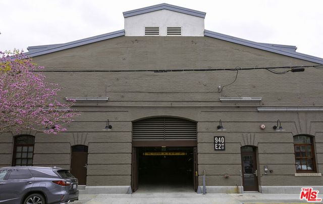 940 E 2ND Street 27, Los Angeles, CA 90012