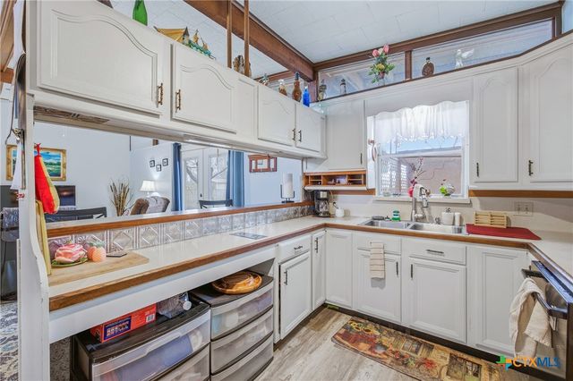 1604 Gardien Street, Gonzales, TX 78629