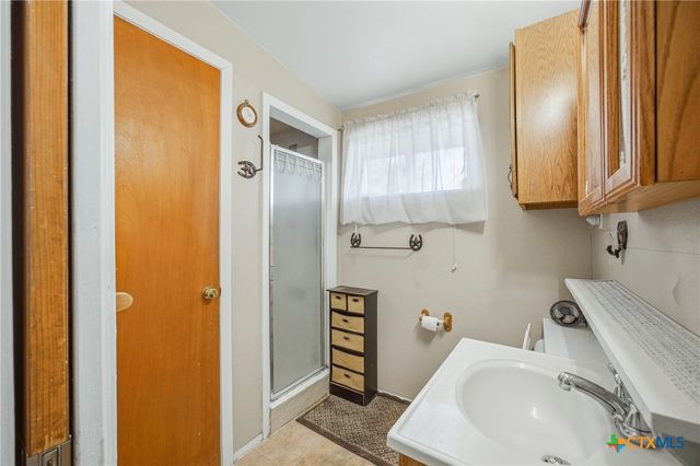 1604 Gardien Street, Gonzales, TX 78629