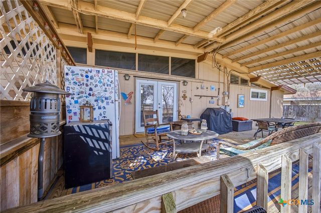 1604 Gardien Street, Gonzales, TX 78629