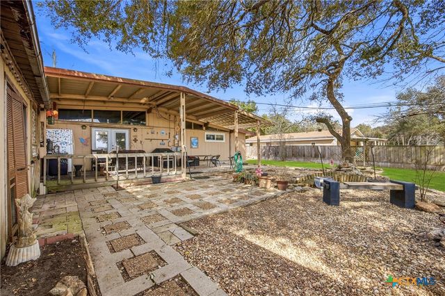 1604 Gardien Street, Gonzales, TX 78629