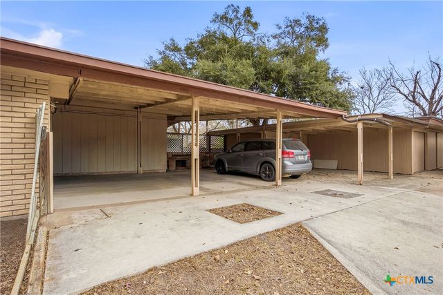 1604 Gardien Street, Gonzales, TX 78629