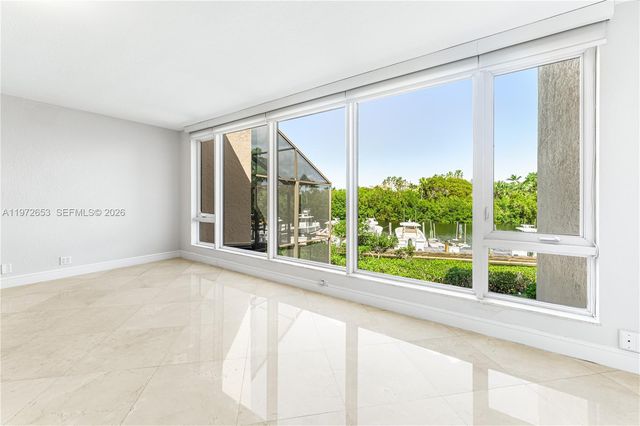 5990 Paradise Point Drive, Palmetto Bay, FL 33157