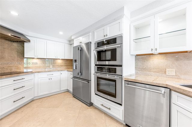 5990 Paradise Point Drive, Palmetto Bay, FL 33157
