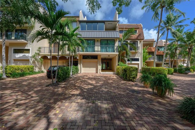 5990 Paradise Point Drive, Palmetto Bay, FL 33157