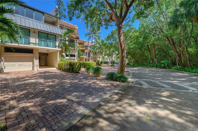 5990 Paradise Point Drive, Palmetto Bay, FL 33157