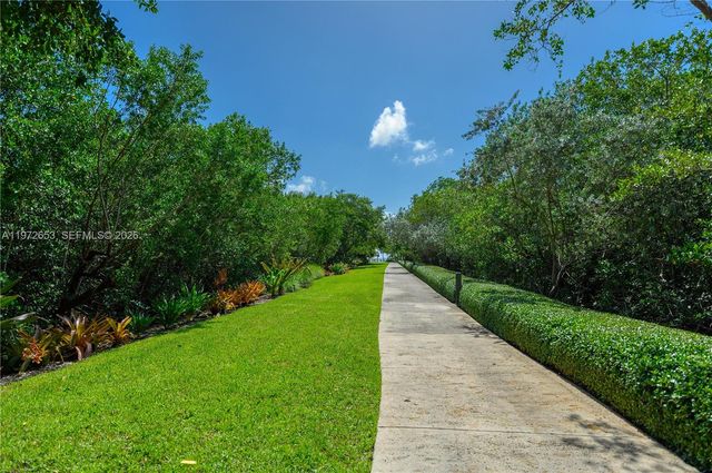5990 Paradise Point Drive, Palmetto Bay, FL 33157