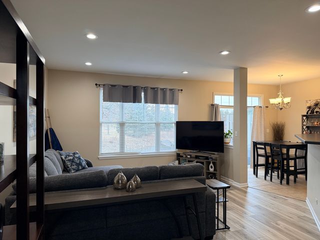 372 Pine Lake Circle, Vernon Hills, IL 60061