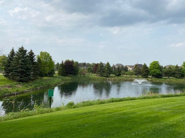 372 Pine Lake Circle, Vernon Hills, IL 60061