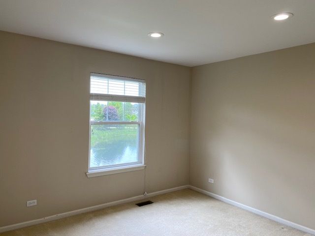 372 Pine Lake Circle, Vernon Hills, IL 60061