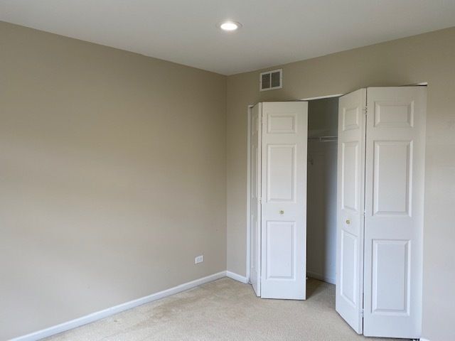 372 Pine Lake Circle, Vernon Hills, IL 60061