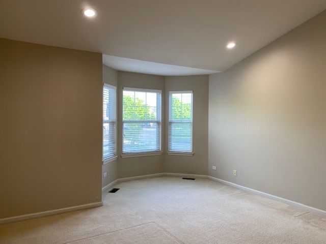 372 Pine Lake Circle, Vernon Hills, IL 60061