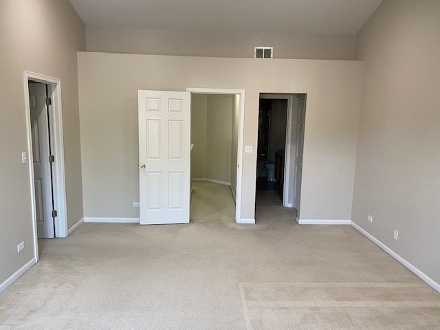 372 Pine Lake Circle, Vernon Hills, IL 60061