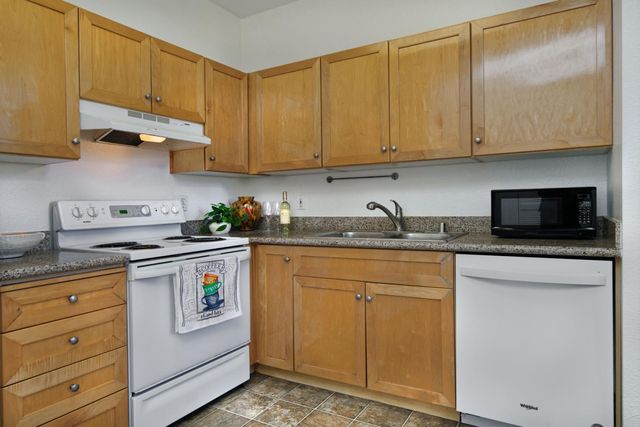 516 Martha Street 207, San Jose, CA 95112